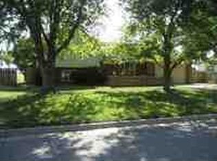4205 Quivira Dr, Hutchinson, KS 67502