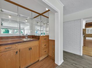 2019 N Thompson St #A, Conroe, TX 77301