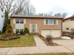 4726 20th Ave, Moline, IL 61265