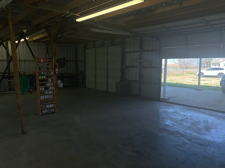 10704 State Highway 185 S — Photo 31