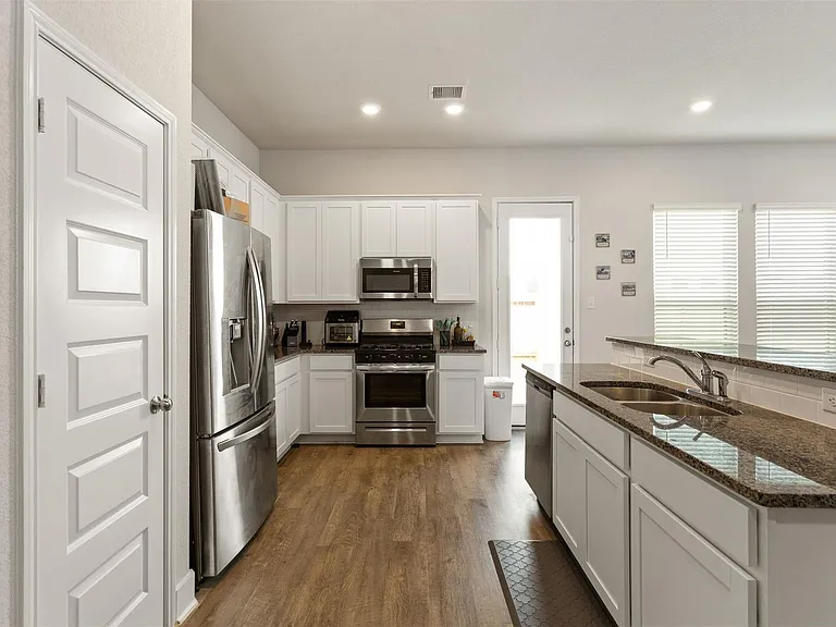 4416 Santorini Ln — Photo 10