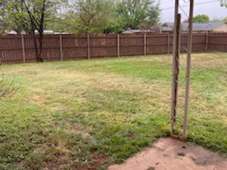 2250 Greenbriar Dr — Photo 24