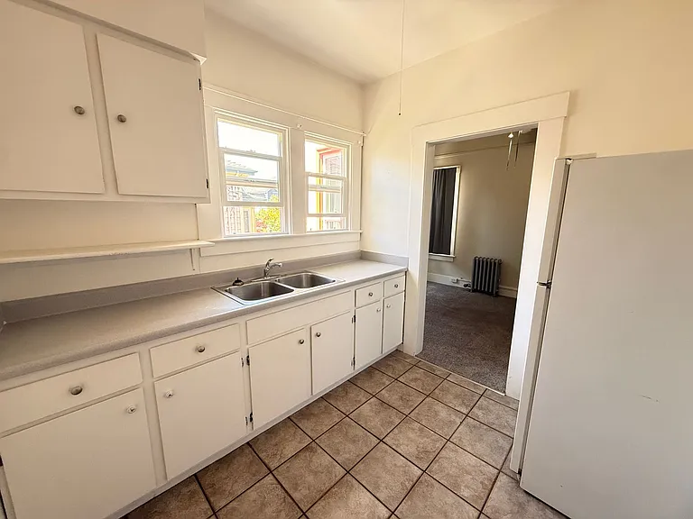 442 8th St #9 — Photo 3