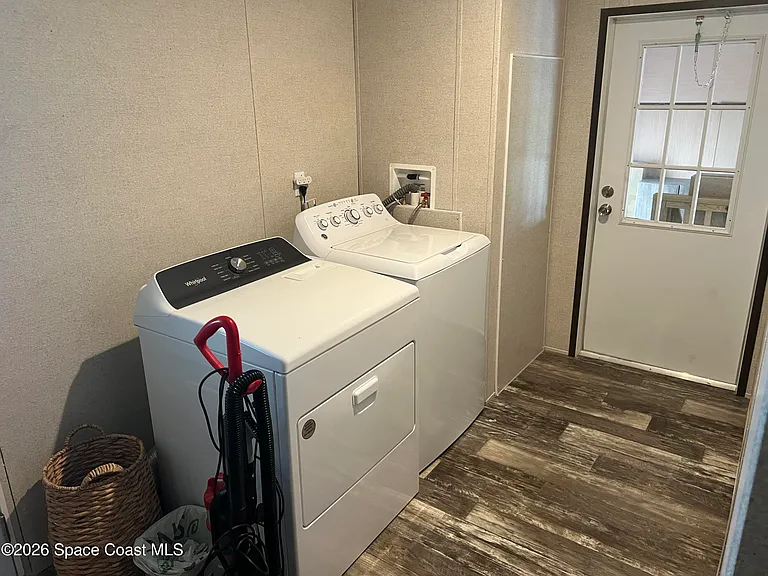 194 Holiday Park Blvd NE — Photo 18