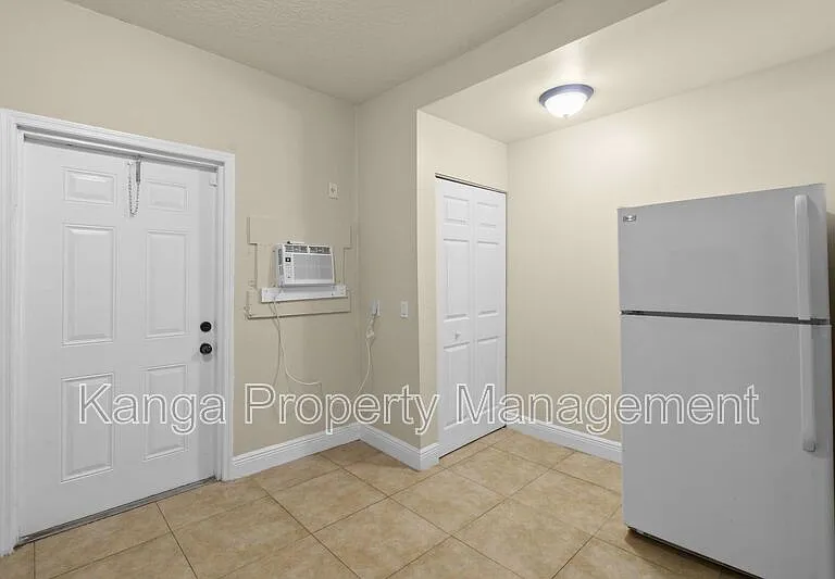 3721 Henry Ave #B — Photo 5