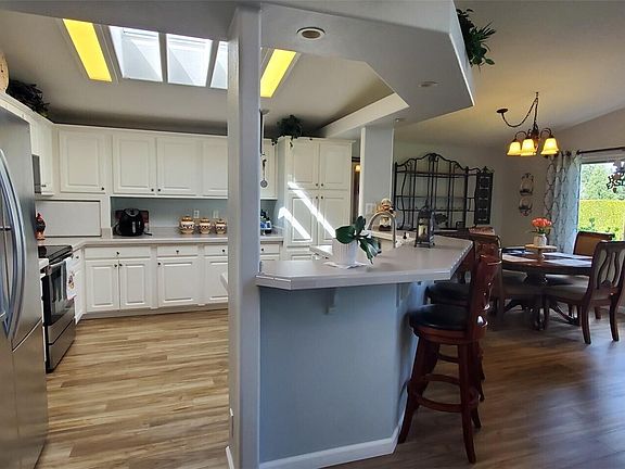 4th image of 6021 90th Street Ct E #109
