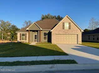 14 Gant Ln, Long Beach, MS 39560