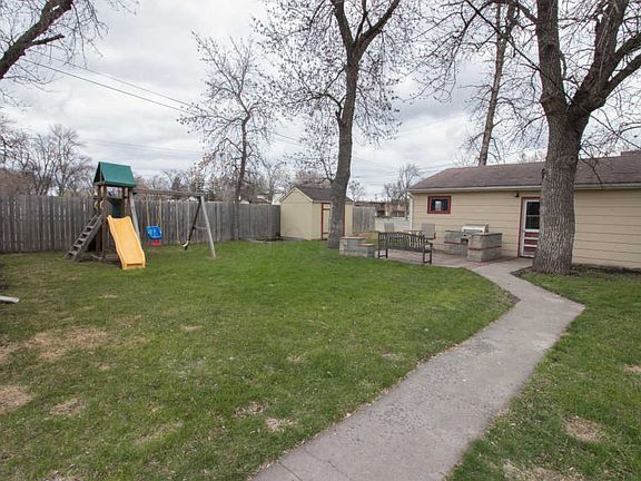 5th image of 110 3rd Ave W