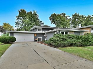 711 Cadillac Dr, Wheaton, IL