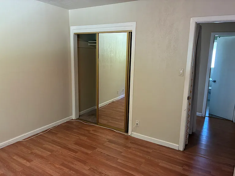 4512 Montgomery Dr — Photo 2