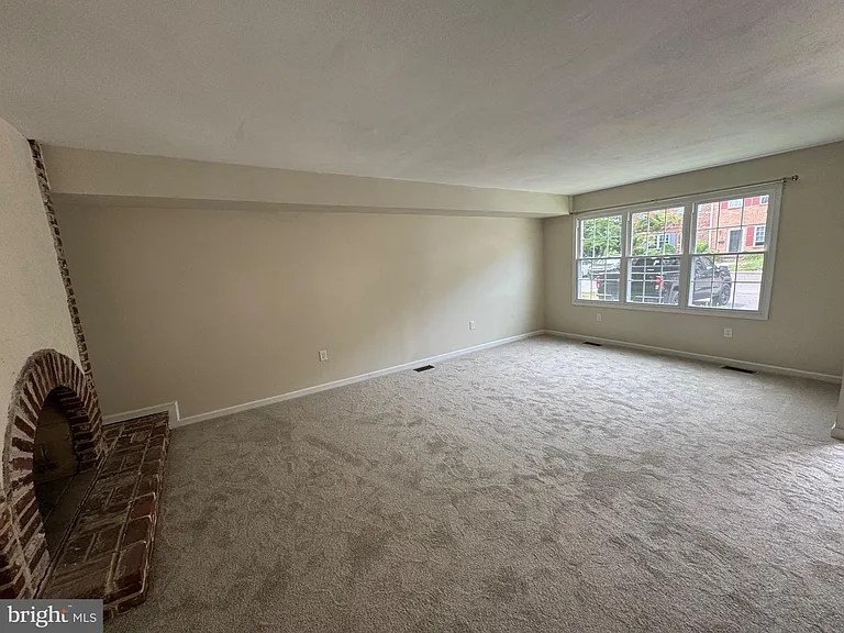 60 Providence Ave — Photo 41