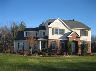5 Hidden Crest Ct, Clifton Park, NY 12065