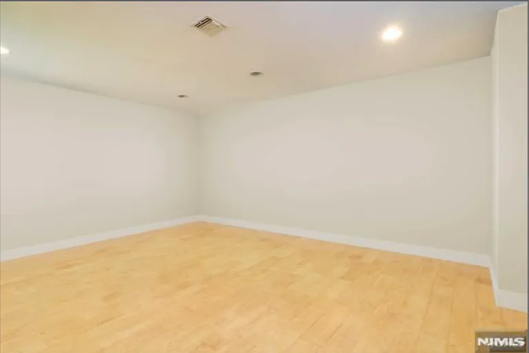 415 Westview Pl — Photo 13