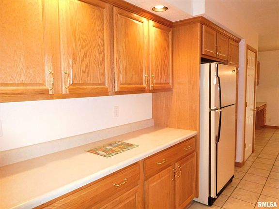 4th image of 1833 Deerfield Dr