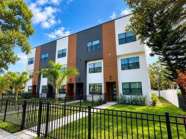 373 13th St N, Petersburg, FL 33705