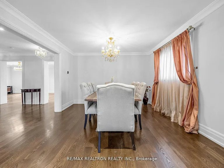 44 Pineway Blvd W — Photo 6