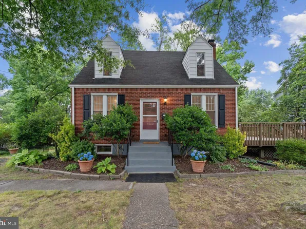 6623 Oak Dr, Alexandria, VA 22306
