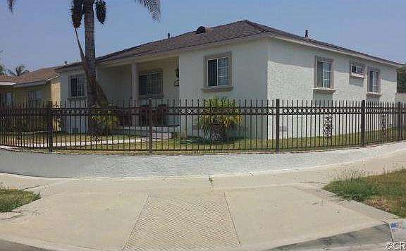 3rd image of 11834 Raymond Ave