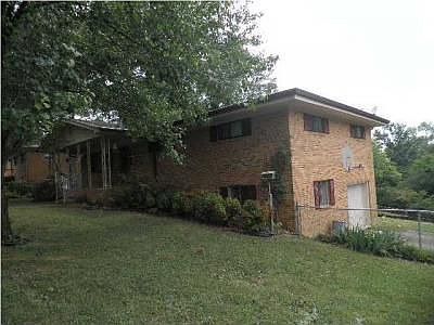 1st image of 3320 Crawford Dr SE