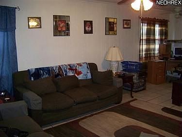 4th image of 7526 Glenwood Ave
