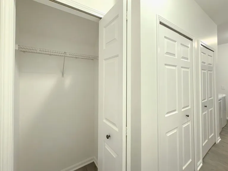 5637 Twin Oaks Dr — Photo 3