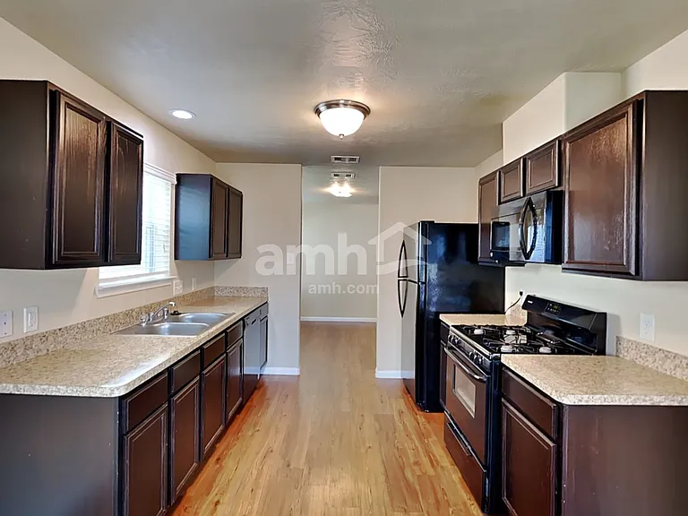 5923 Stockholm Ct — Photo 3