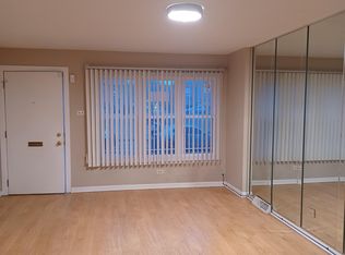 1130 E 83rd St #B, Chicago, IL 60619