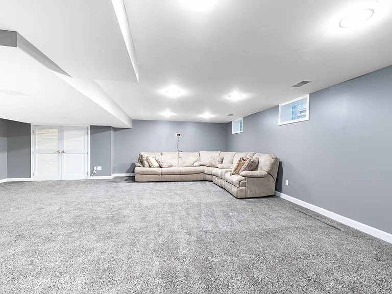 1688 Northlawn Blvd — Photo 22