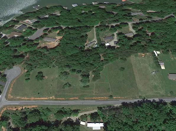 2 Parford Ln, Moneta, VA 24121