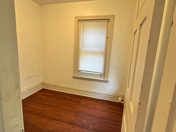 4th image of 535 N Charlotte St #2