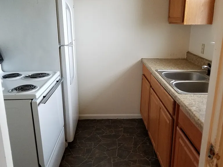 746 Demaret Dr — Photo 8