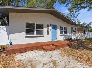 3951 Porpoise Dr SE, Saint Petersburg, FL 33705
