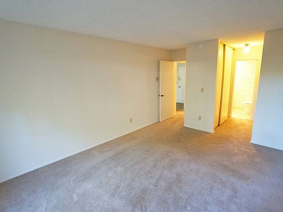 5th image of 7838 Cowles Mountain Ct Unit C8