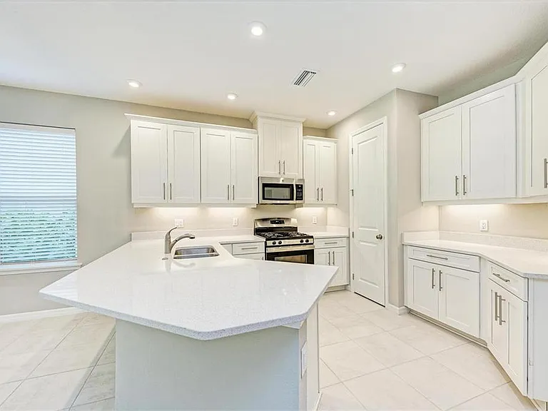 5564 Summit Gln — Photo 6
