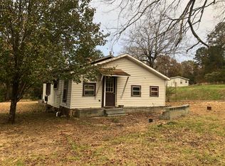 183 Pine St, London, AR 72847