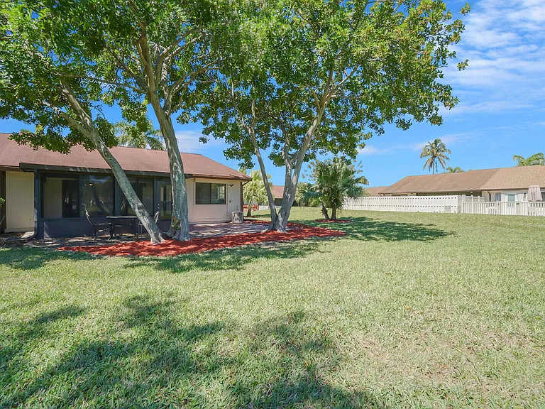 30 Kensington Ln — Photo 30