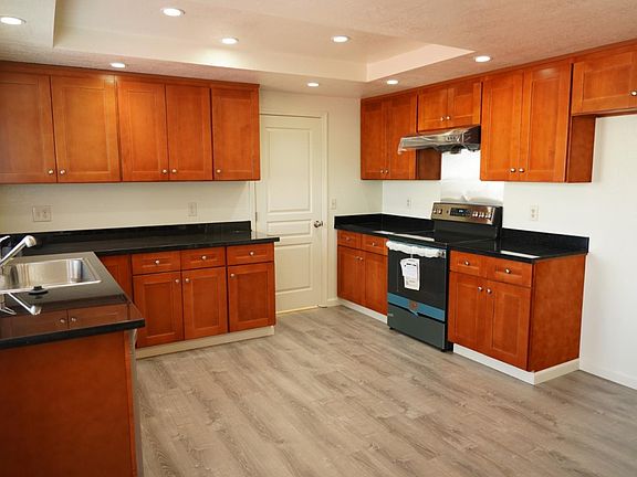 5th image of 1201 Burnham Dr