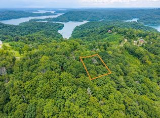 31 Rockfish Ln #C, Hilham, TN 38568