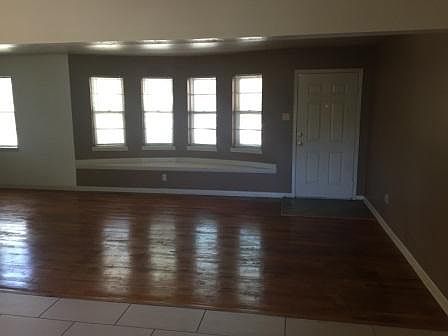 3rd image of 2602 Live Oak Dr