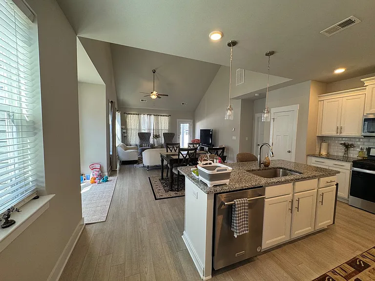 104 Greensdale Ln — Photo 15