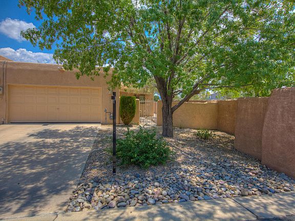 3rd image of 6600 Las Casitas Ct NW