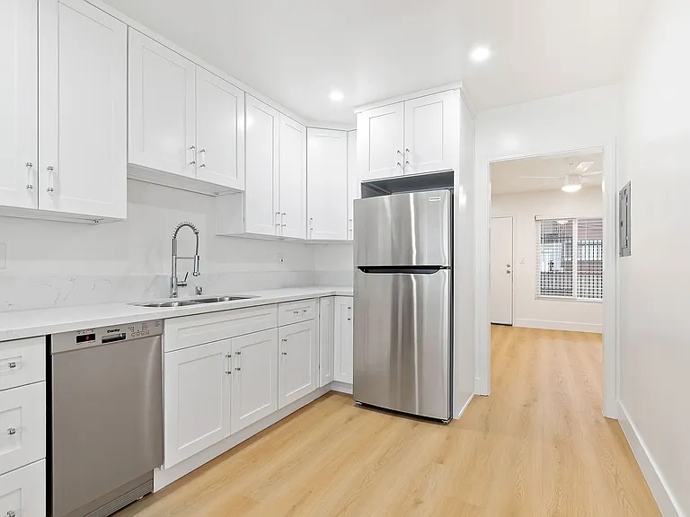 (15) 4130,4132 Palmwood — Photo 14