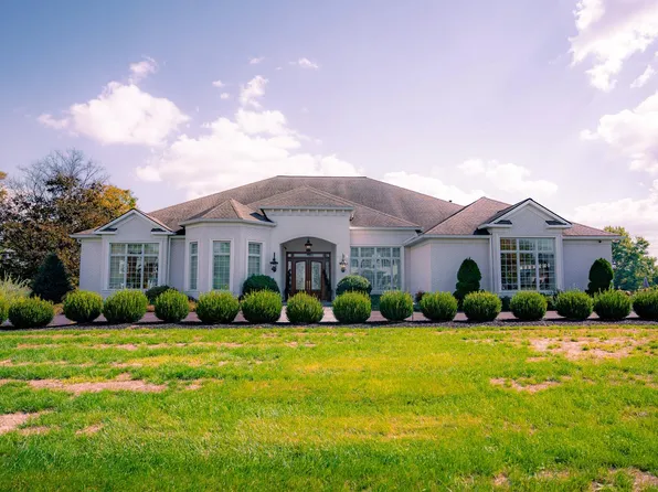 1505 Detwiler Dr, York, PA 17404