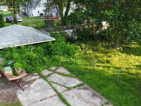 28346 S Elm Dr, Wilmington, IL 60481