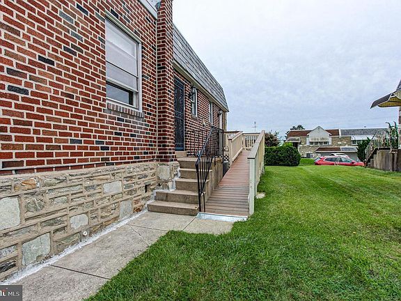 3rd image of 7820 Lorna Dr