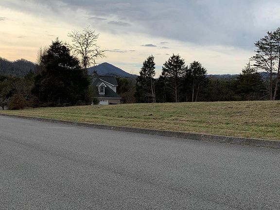3rd image of 121 Links Ct Lot 204