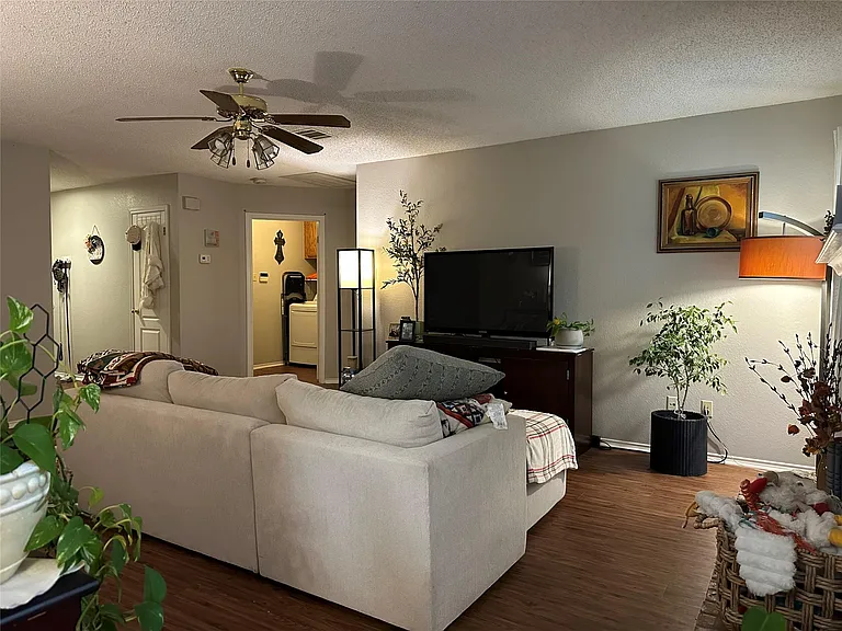 1707 Timberwood Dr — Photo 5