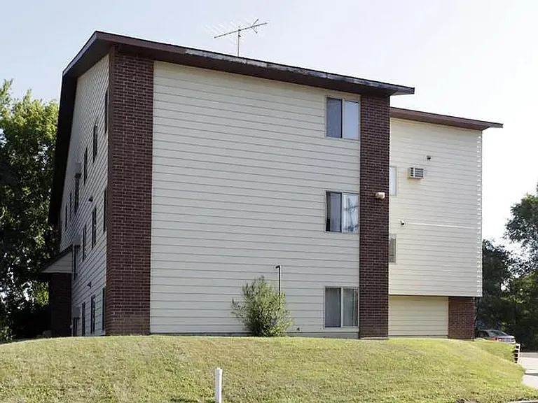 Cloudhaven Apartments — Photo 13
