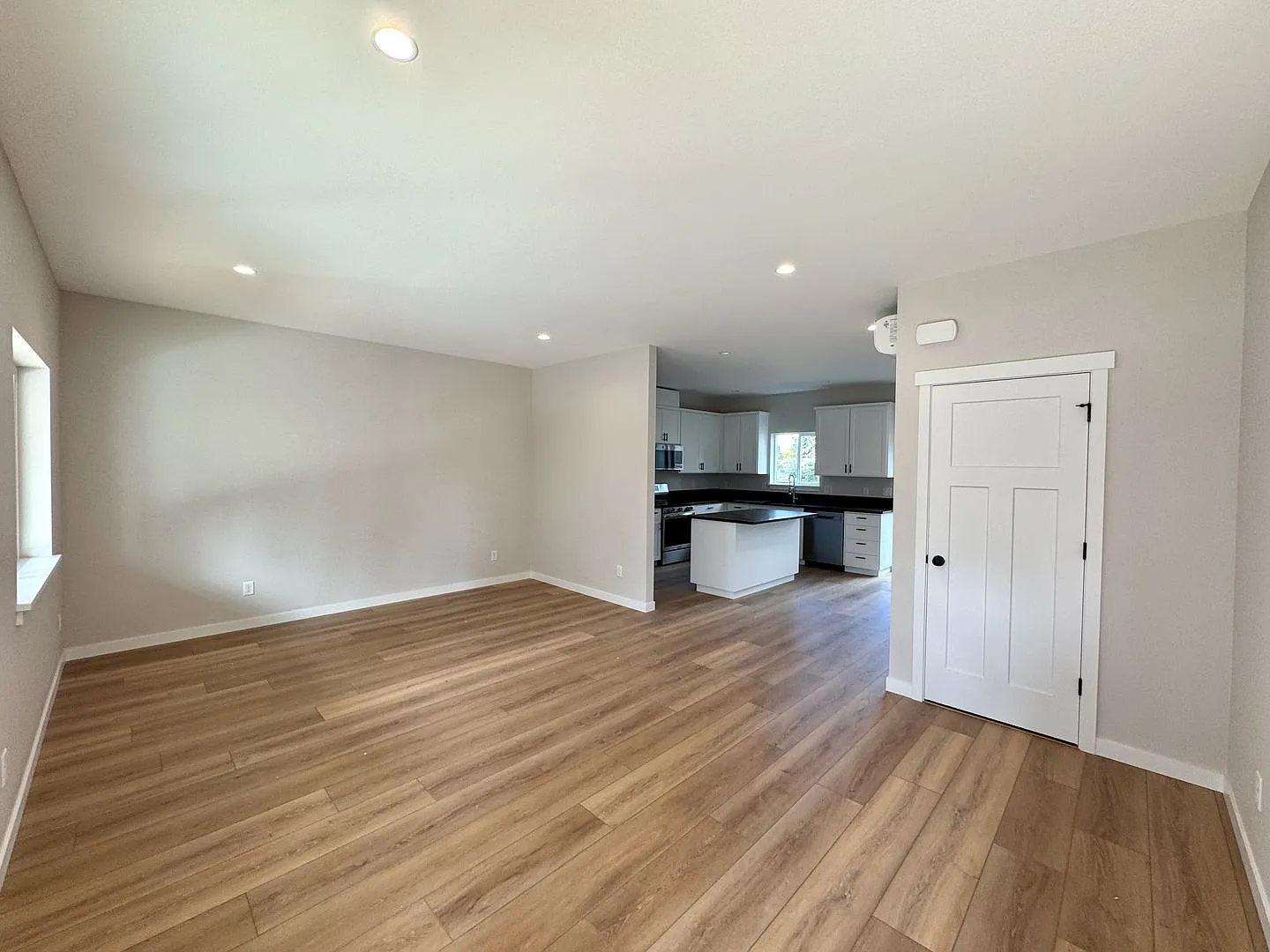 Newly Built 3 Bed, 2.5 Bath Cottage Homes with Free Wifi Internet — Photo 3