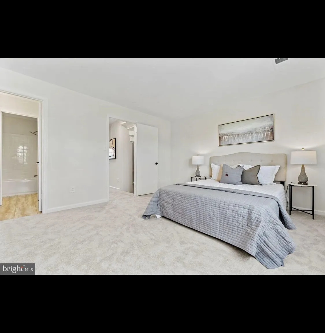4 bed, 4.5 bath, 2400 sqft, $1,600 — Photo 1